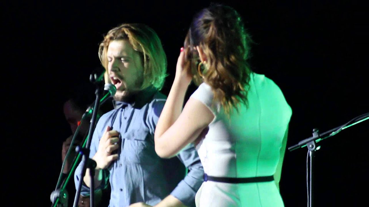 Luca Giacomelli & Giulia Luzi - Mostravo il culo (Theme from Grease) live @Art Café