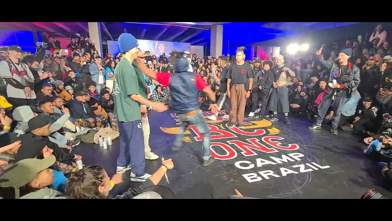 Squadron Crew vs Tsunami All Stars - Redbull Cypher São Paulo 2022.