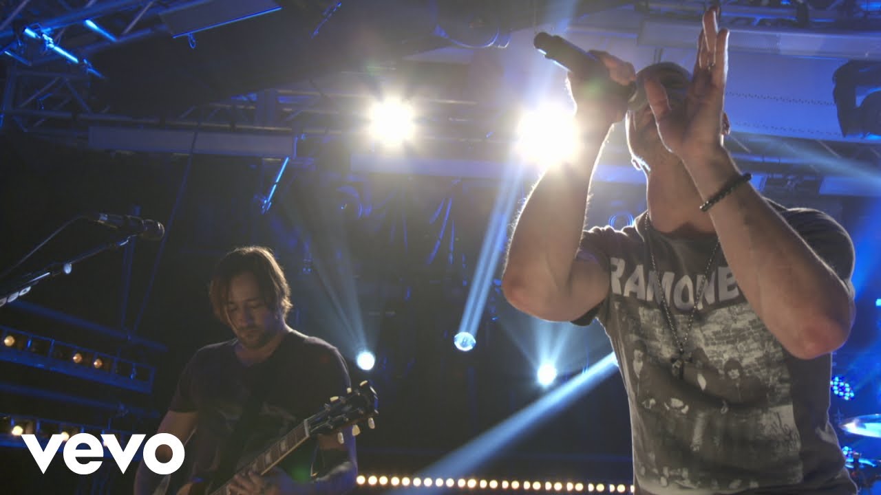 Daughtry - It's Not Over (Clear Channel iHeart 2012)