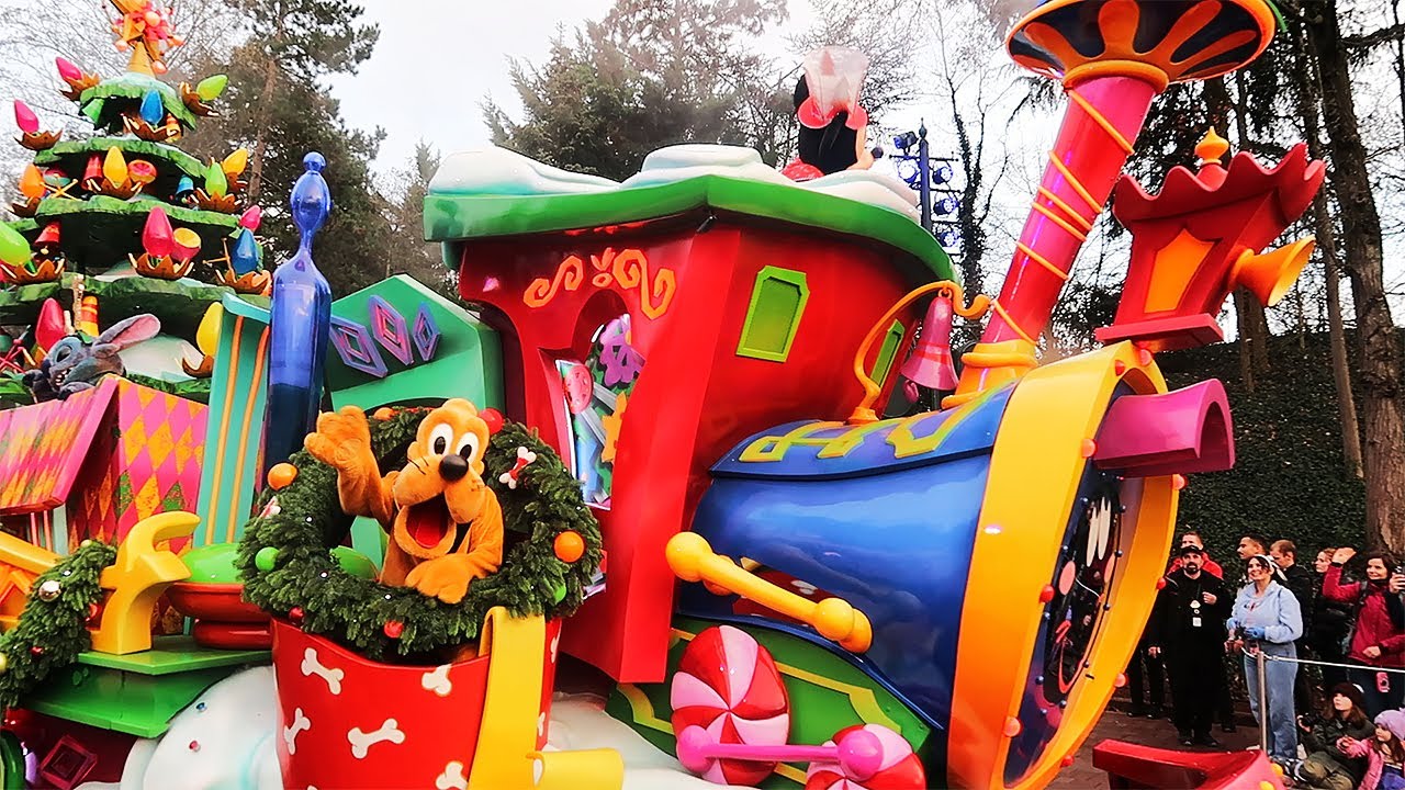 MICKEY'S CHRISTMAS PARADE DISNEYLAND PARIS 2023