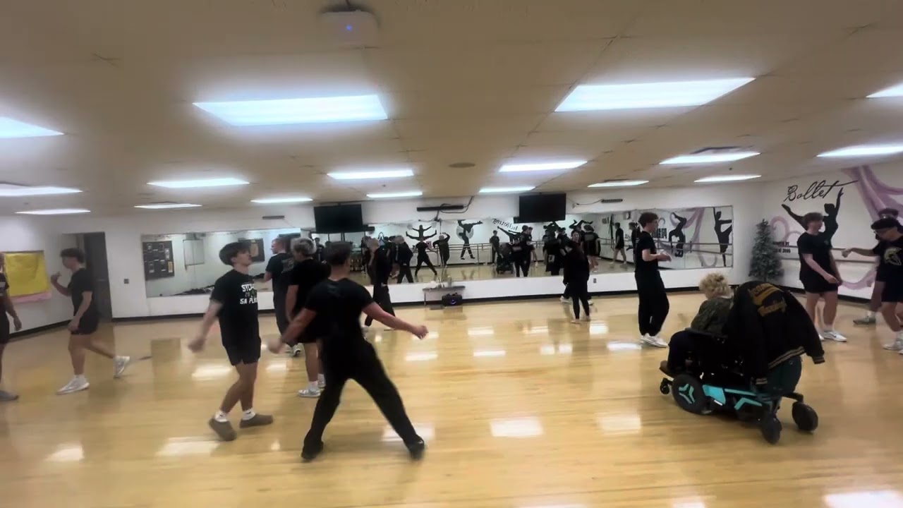 2.4 Boys Swing the Mood