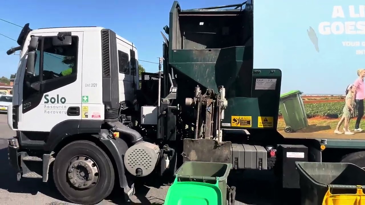 Green waste garbage truck in Lake Macquarie 