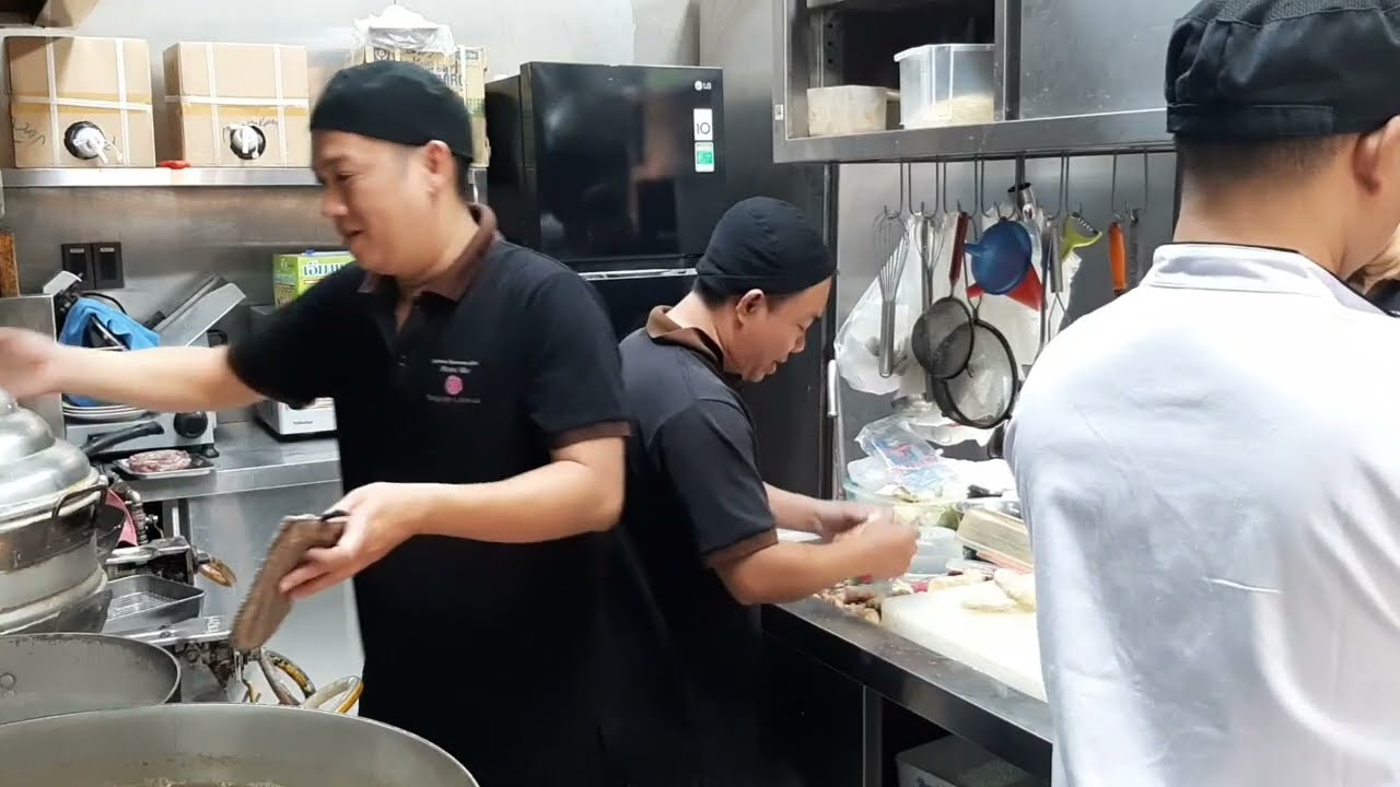 Ngày làm việc thứ 11(khai trương đầu năm 2026 mùng 9)