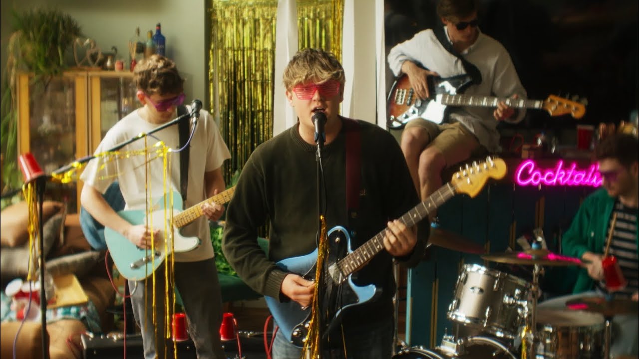 The Harbours - Scarlet (Boys That Sing) [Official Music Video]