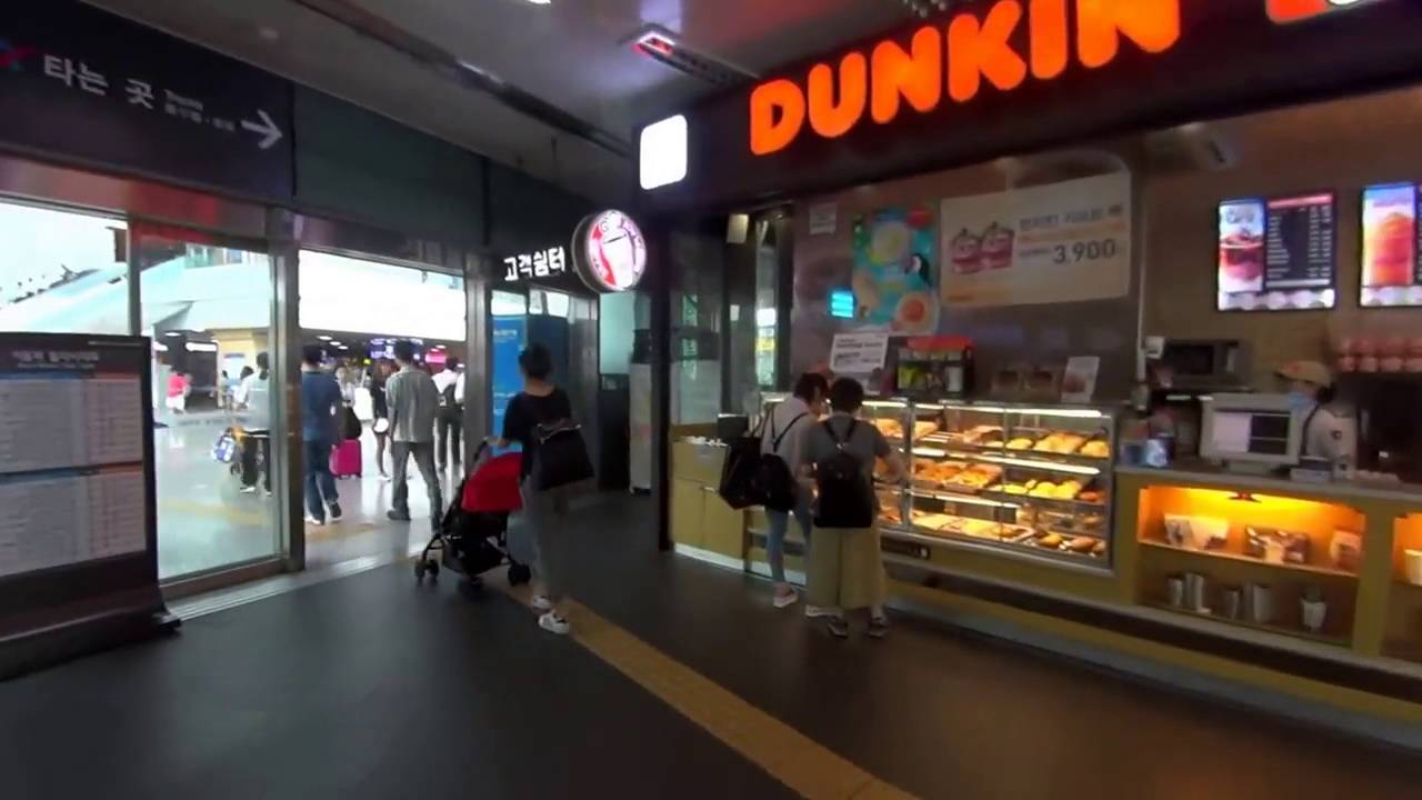 The way for Subway No. 1 or 4 via Exit 15 of Seoul station