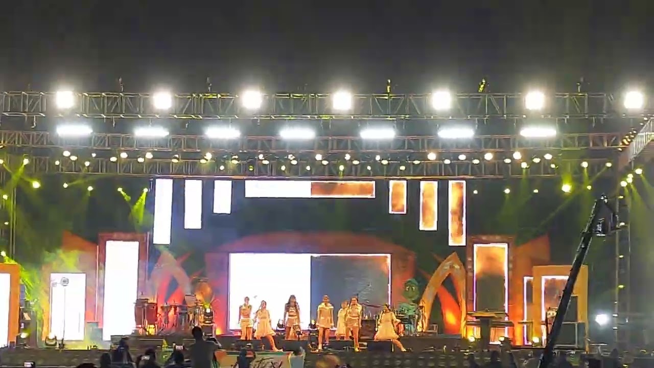 Black Swan kPop (close to me ) live in Odisha India #blackswan #kpop