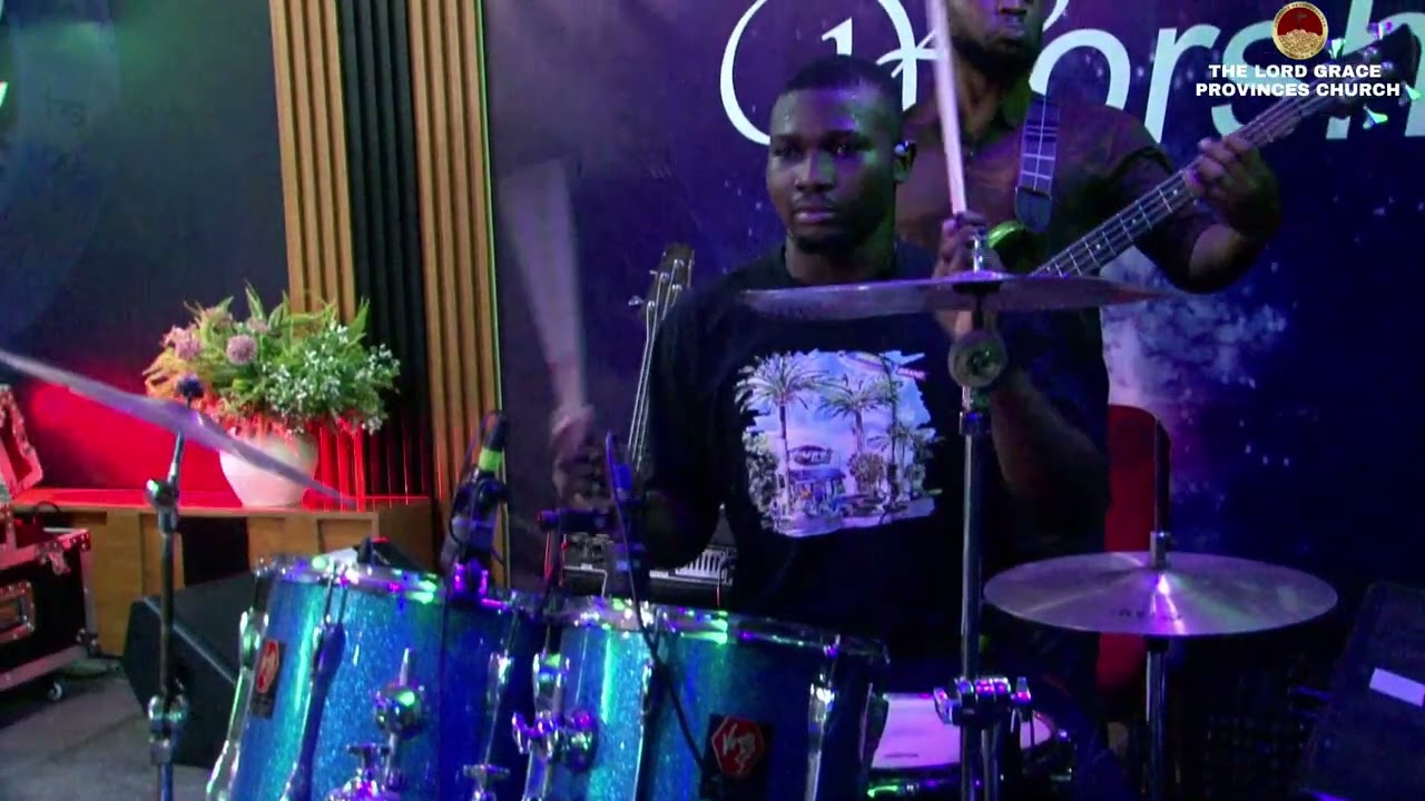 MOMENT OF WORSHIP || MINISTRER PAUI VOCALS