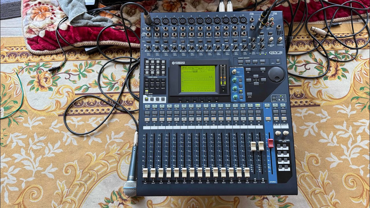 Mixer số Yamaha 01V 96 VCM bãi điện 230vac