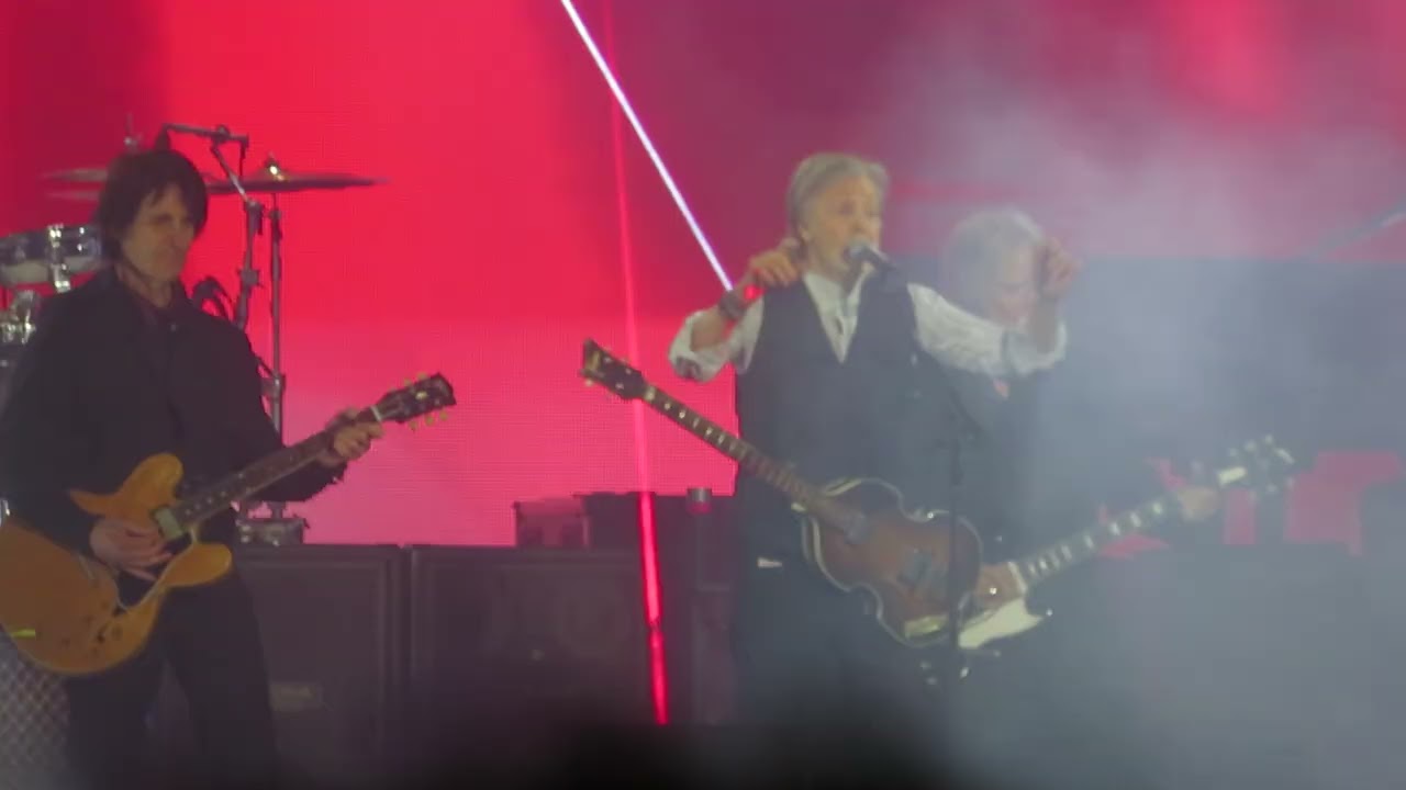 Sgt Pepper Reprise + Helter Skelter - Paul McCartney (Montevideo 2024)