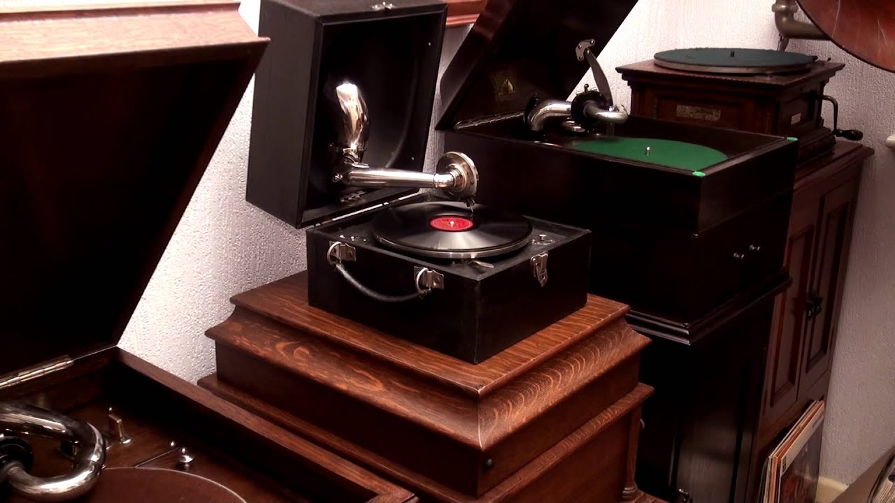 Decca 2A Trench Gramophone