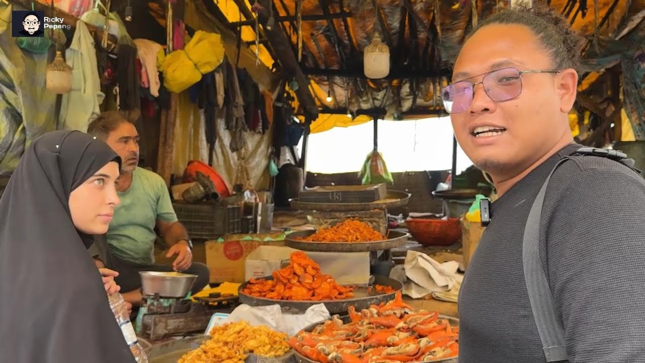 LAGI ENAK2 STREETFOOD-AN DISAMPERIN CEWEK KASHMIR!! AUTO BORONG SEMUA JAJAN-JANANAN!!