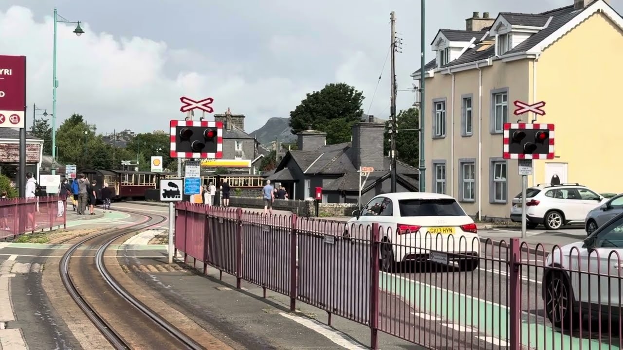 Britannia Bridge level crossing 26/7/25