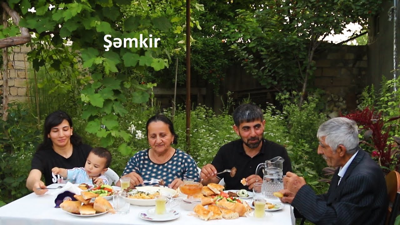 Варенье из белой вишни из сада бабушки и дедушки Лонг котлета на обед | Шамкирская деревенская жизнь