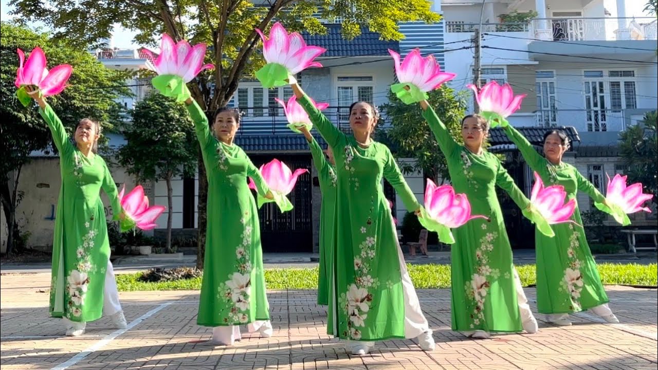 🌷🌿🌷🌿Múa Sen 🌷 Bài Ca Nhớ Bác 🌷Tâm , Thu , Hạnh ,Nguyên, Hiền , Thắng🌷🌿🌷🌿