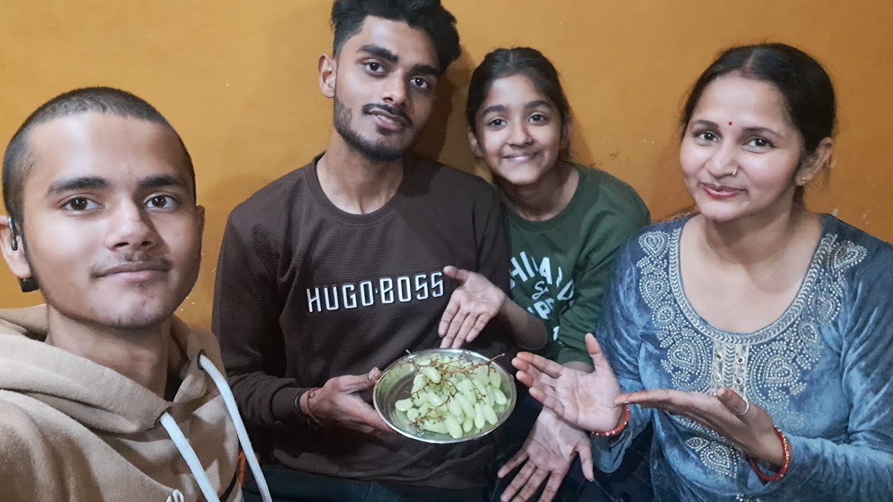 Grapes challenge bachchon ke saath 😋 #vlog #challenge #foryou 