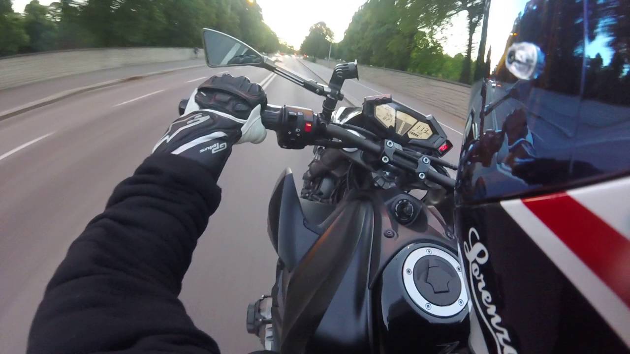 Kawasaki z800 wheelie