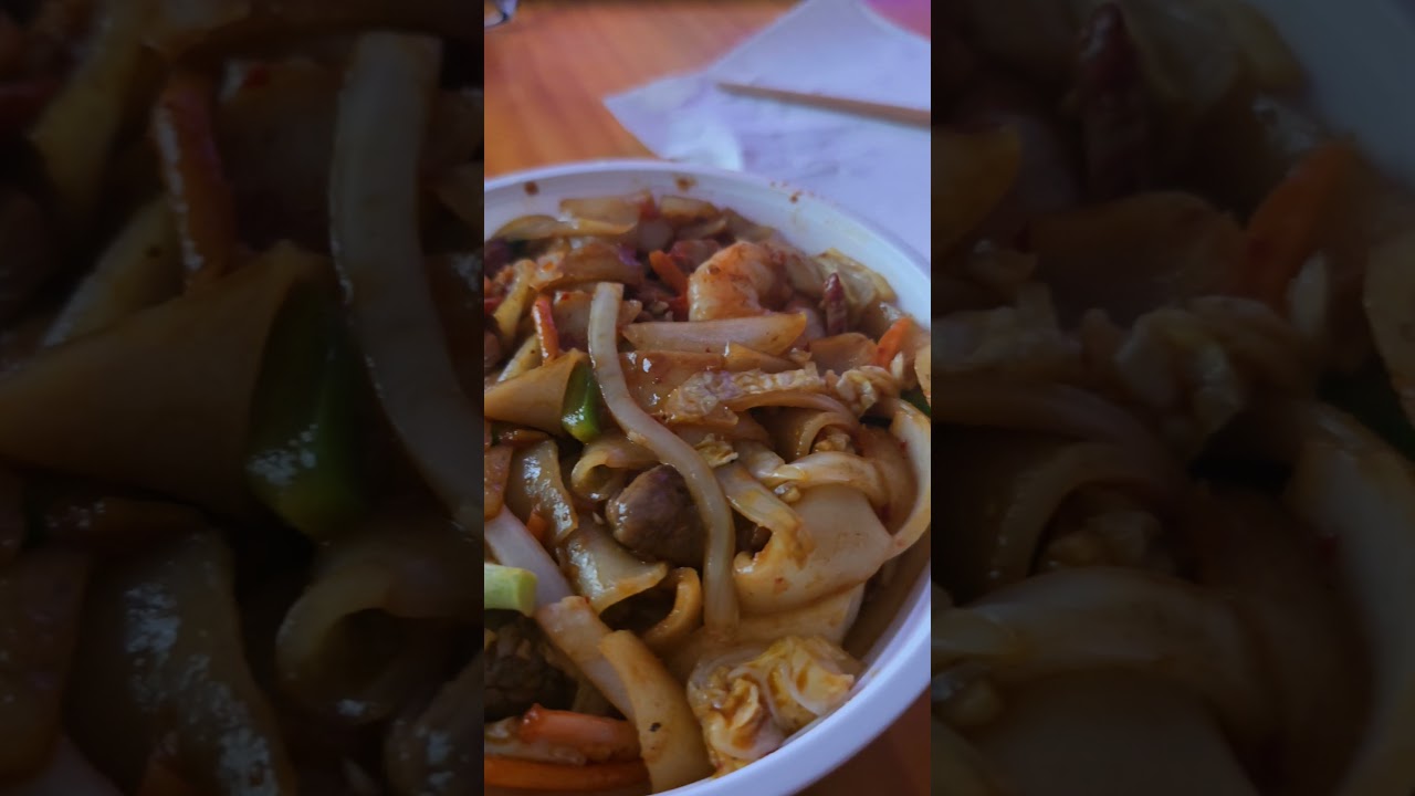 Combination hot box, flat rice noodle, extra chilli..live it how you want it..love you long time.