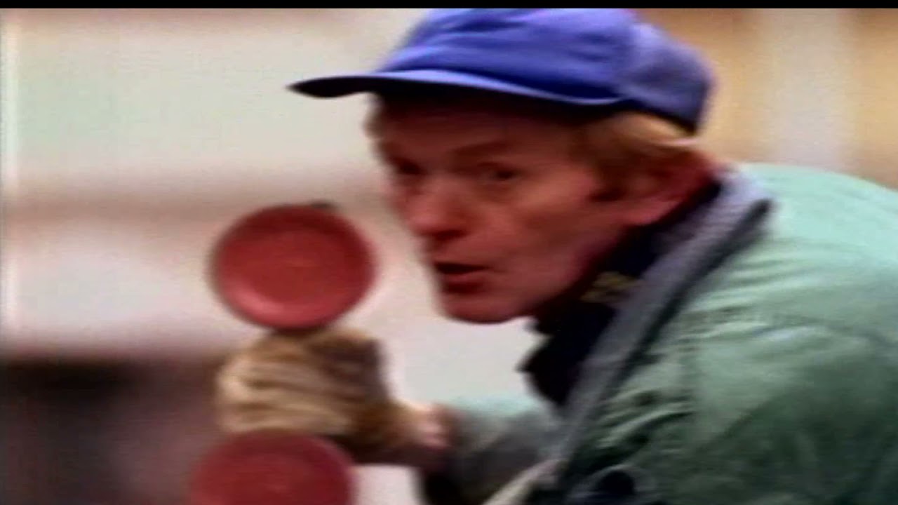 Audi 80   - Stand up travelling comedian