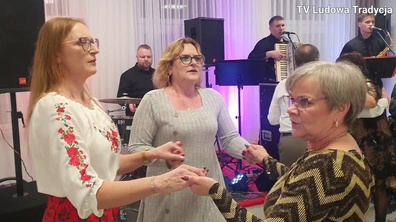 07 02 2026 tak bawi się społeczność lokalna na wiejskiej zabawie karnawałowej Mokrzcu k Potworowa 