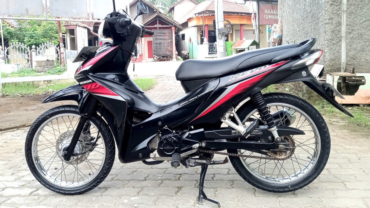 (SOLD OUT) Revo Absolute 2009 masih standaran orisinilan bodinya hmmmm