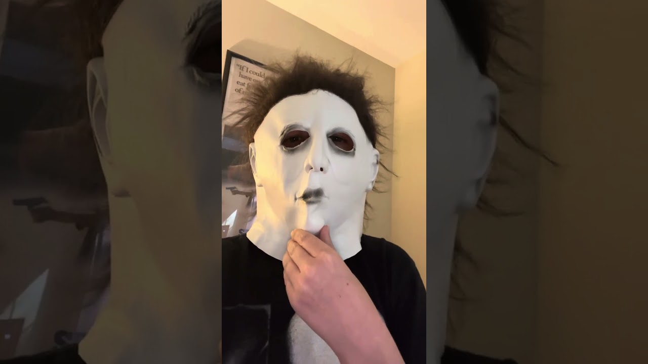 My Halloween costume for tonight in Michael Myers mood today y’all 🎃🎃🎃🧡🖤🔪🔪