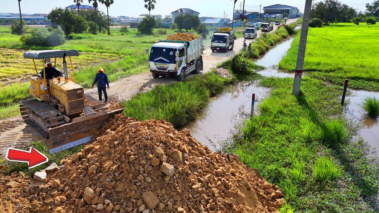 O.M.G Be Watchful Processing Landfill Job! By Dump Truck 5Ton & Dozer Push Stone Into Flooded Field!