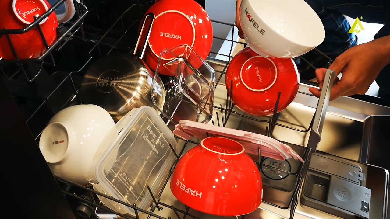 Cận Cảnh Rửa Thực Tế Tr&ecirc;n M&aacute;y Rửa Ch&eacute;n Hafele HDW-F60F