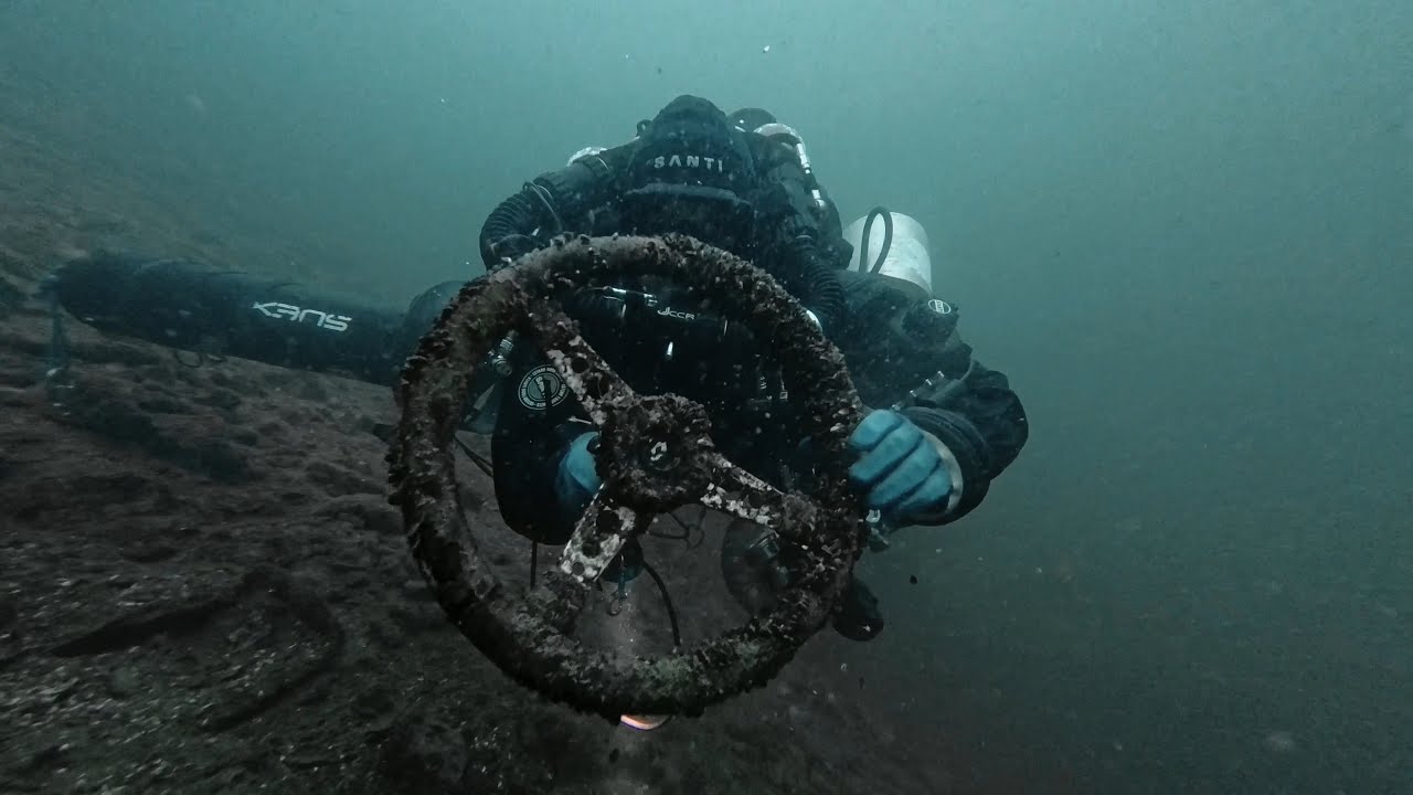 Diving into the lake of como: The exploration continues.