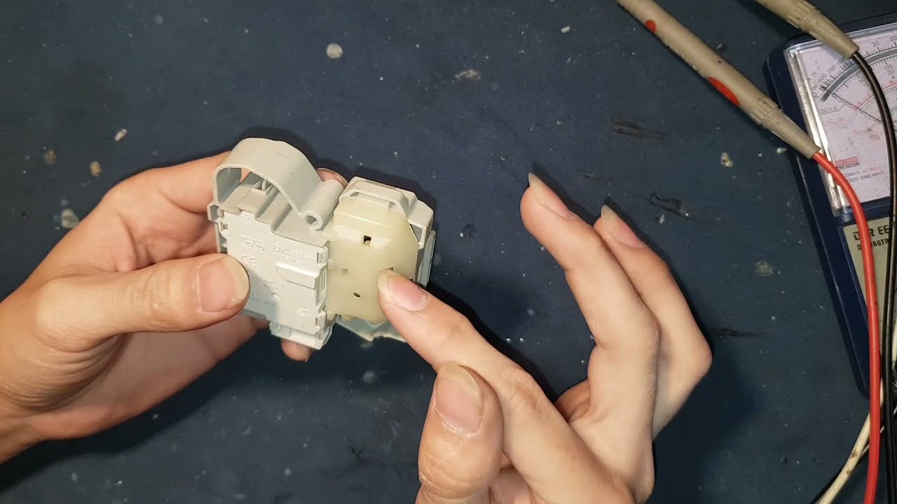 sửa máy giặt Electrolux Inverter lỗi khóa cửa E40 41 42