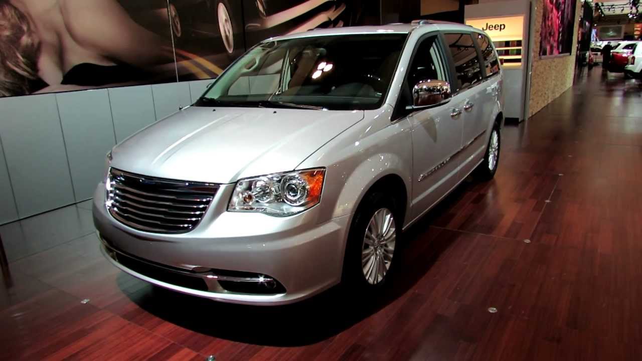 2012 Chrysler Town & Contry Limited Exterior and Interior at 2012 Toronto Auto Show - CIA