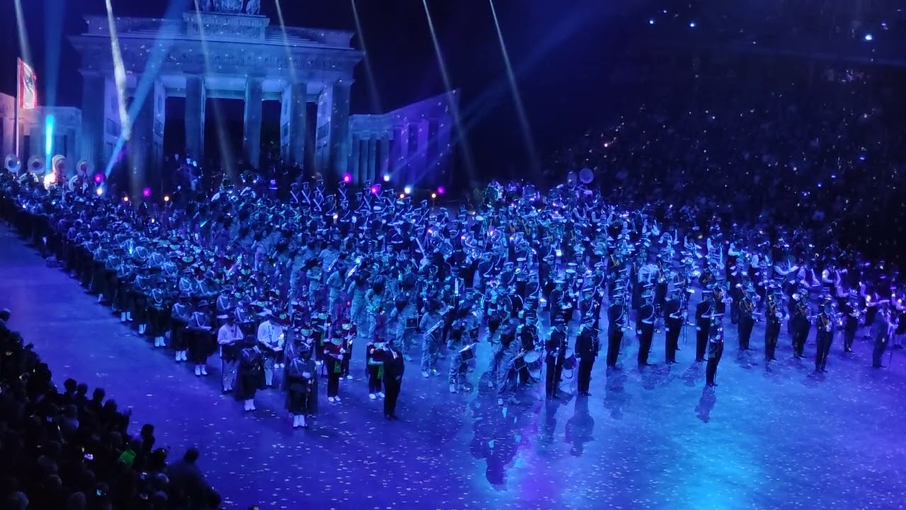 Berlin Tattoo in der Max Schmeling Halle, am 04.11.2023. Das Finale