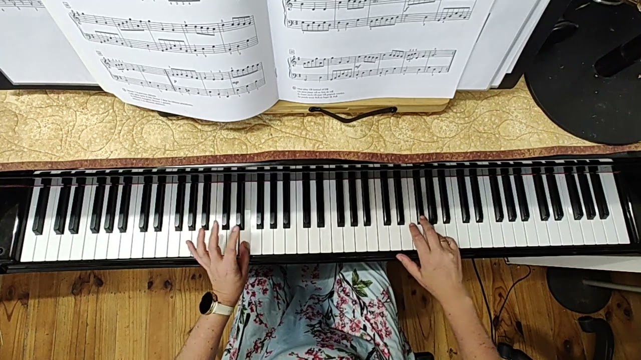 Bach/Anon Minuet 2 Hands Together with instructions from Suzuki Piano book 2