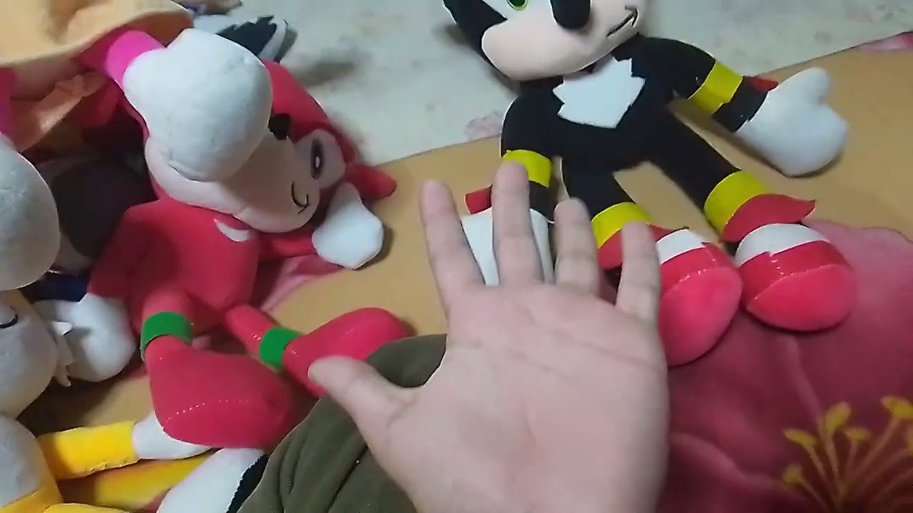 Especial 100 suscriptores!!! Toda mi colección de peluches de Sonic!!!