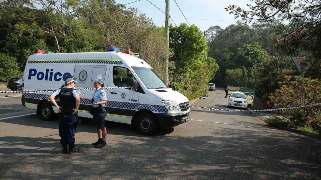 Police shoot dead man with axe in NSW