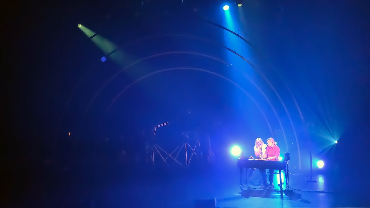 Louane: Derrière le brouillard, Les excuses, La symphonie des éclairs (& Zaho de Sagazan) - 12.04.24