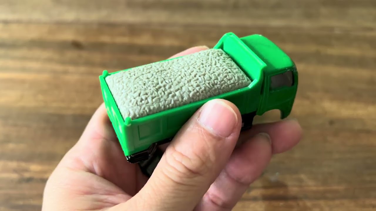 Tomica A-10 Nissan Atlas Dump Truck (Motor Tomica)