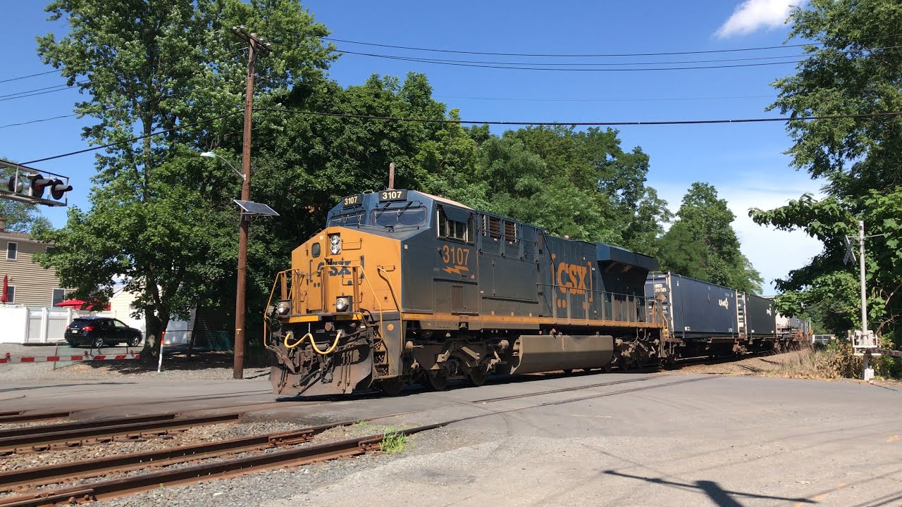 Norfolk Southern & CSX Freight Trains on The Lehigh Line @ Prospect Avenue (7/1/20)