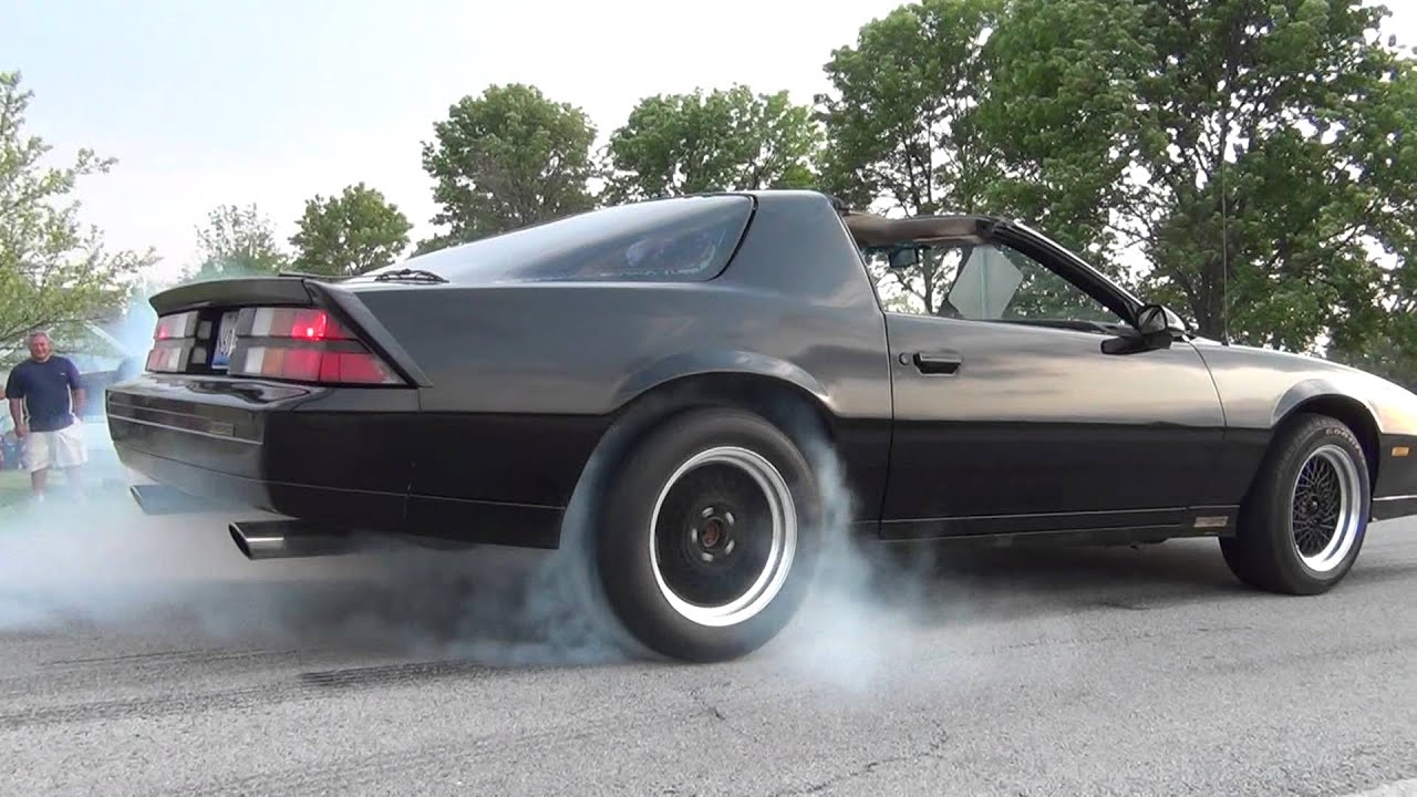 Third gen fest 2012, camaros and firebirds burnouts. video 1