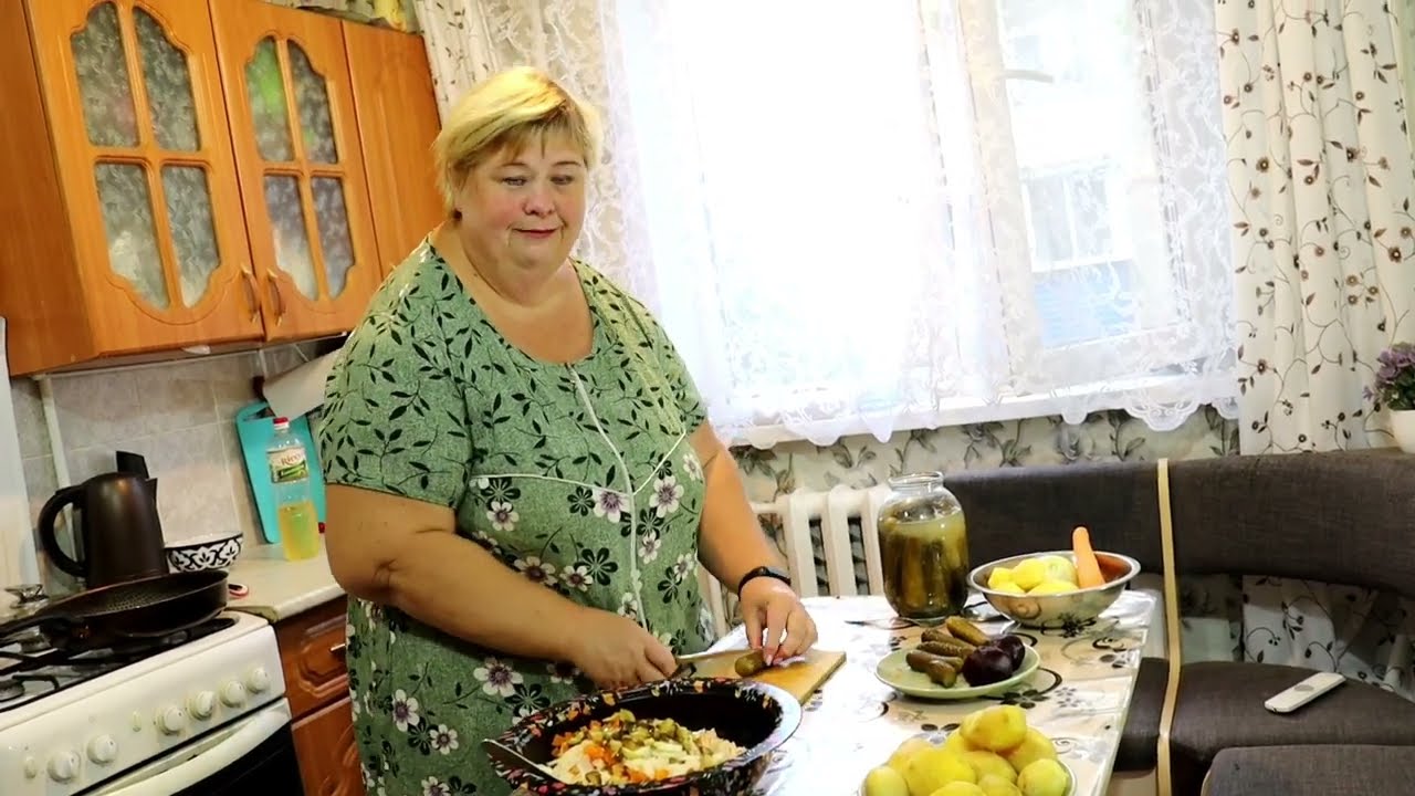 Пирог со сливами которого будет мало./Простой обед/