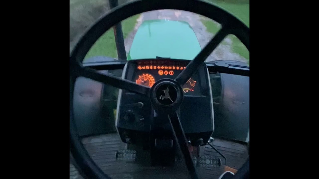 John Deere 6210