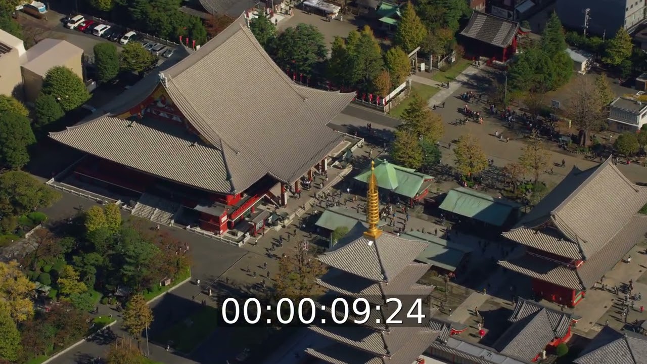 Tempelanlage Sensoji Temple - Akusa-Schrein - Hozomon Tor in Tokio in Japan