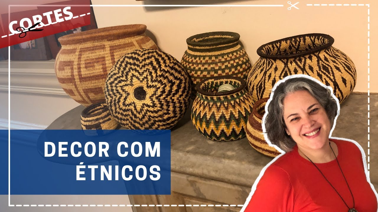 Objetos étnicos que decoram casa de brasileira em Nova York