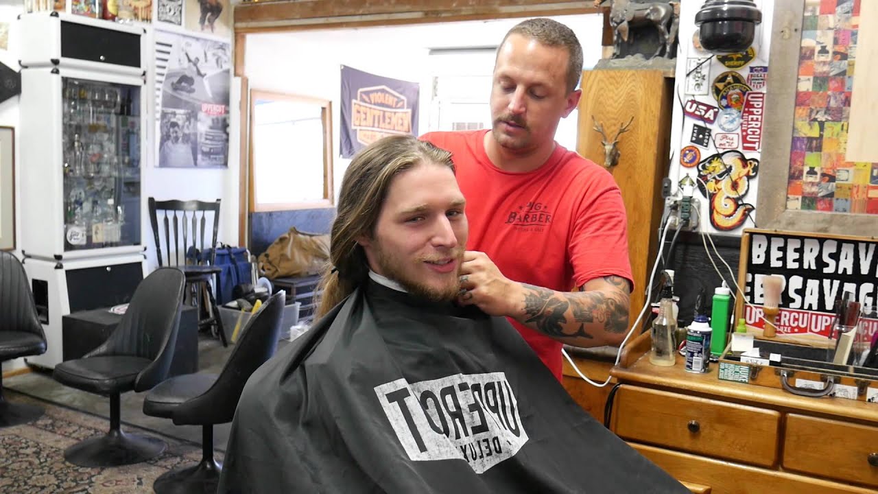 HAIRCUT WITH THE PIG BARBER