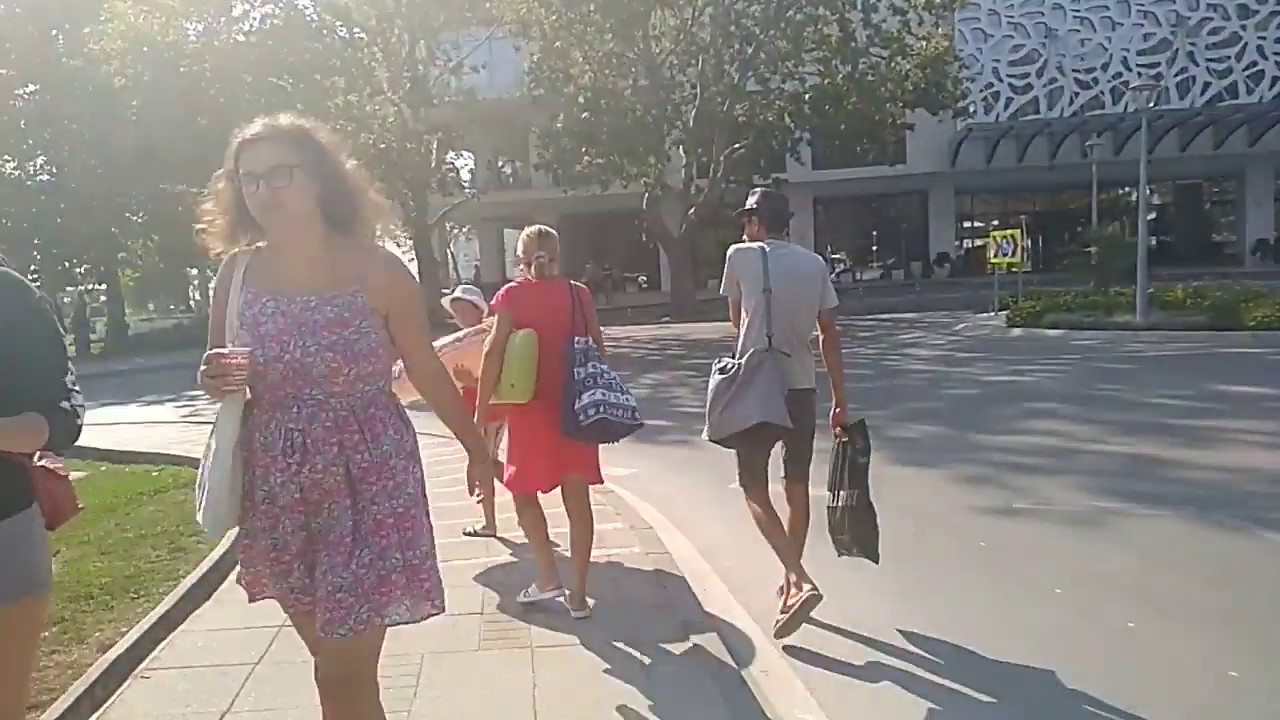 Албена  Дорога от эскалатора до пляжа отеля Ком и ресторана Грин Форест