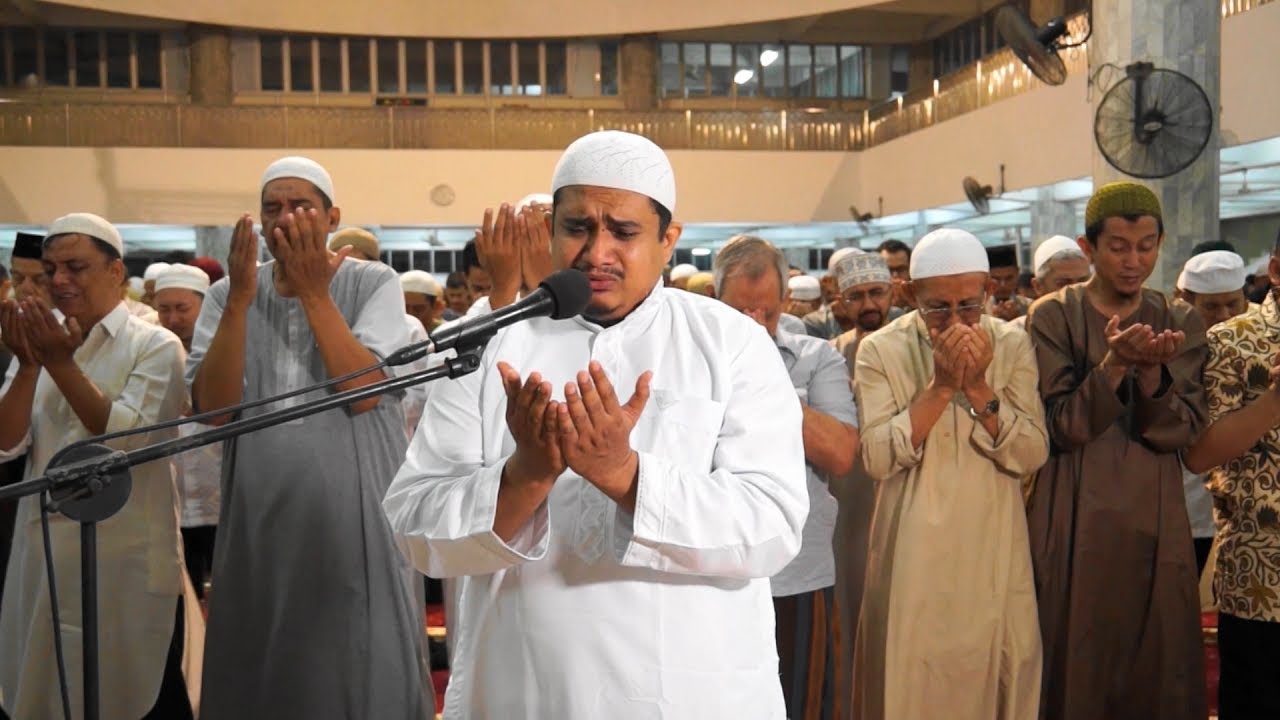 Qiyamullail Malam ke 23 di Masjid Al-Irsyad Surabaya