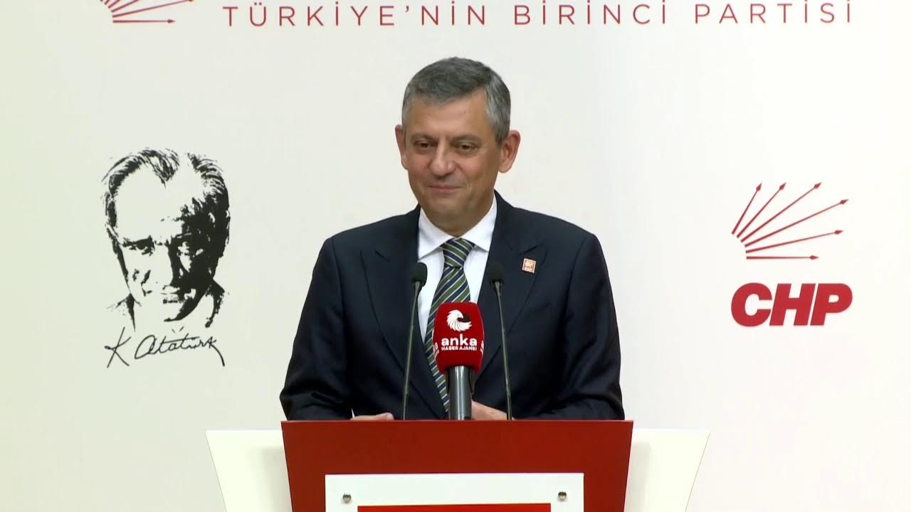 Genel Merkezimizde basın toplantısı d&uuml;zenliyorum.