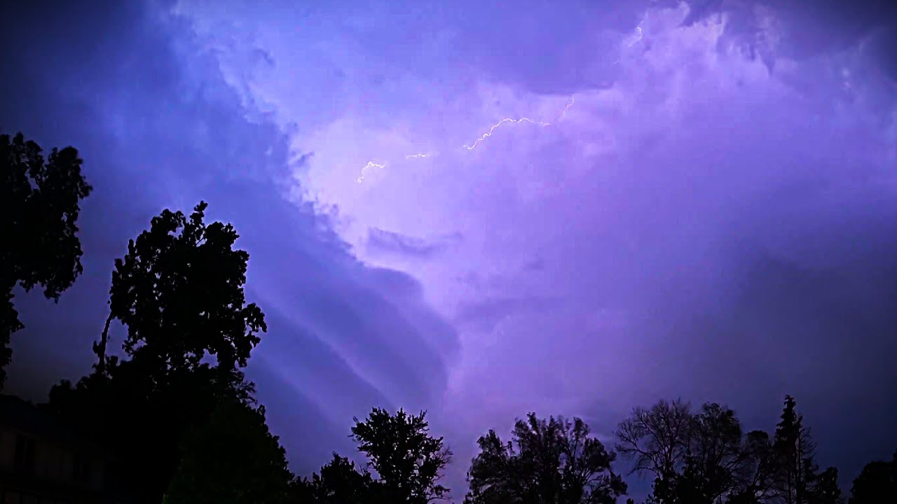 Torrential rainfall from strong overnight storms dumps 7 inches of rain with constant lightning