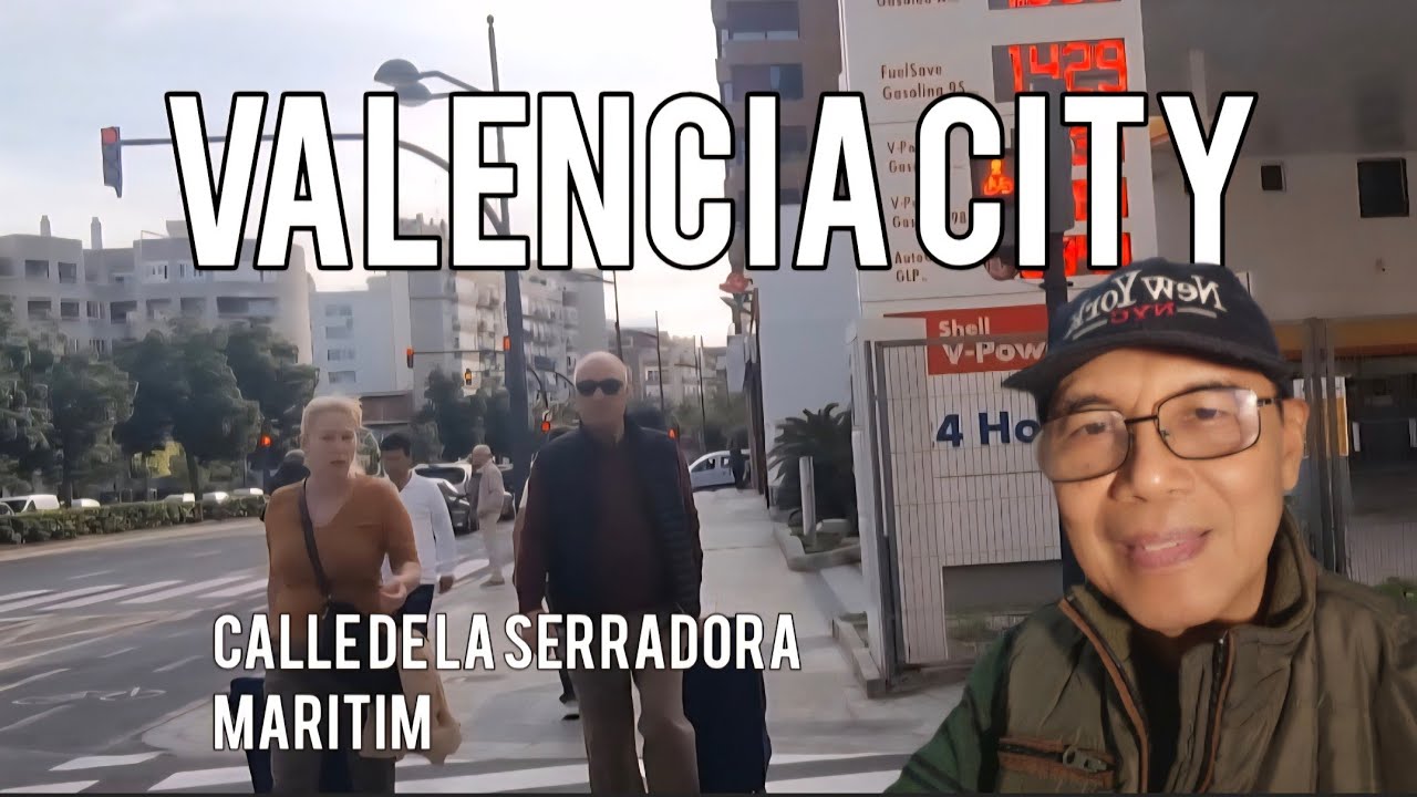 Walking around Calle De la Serradora, Maritim, Valencia City, Spain