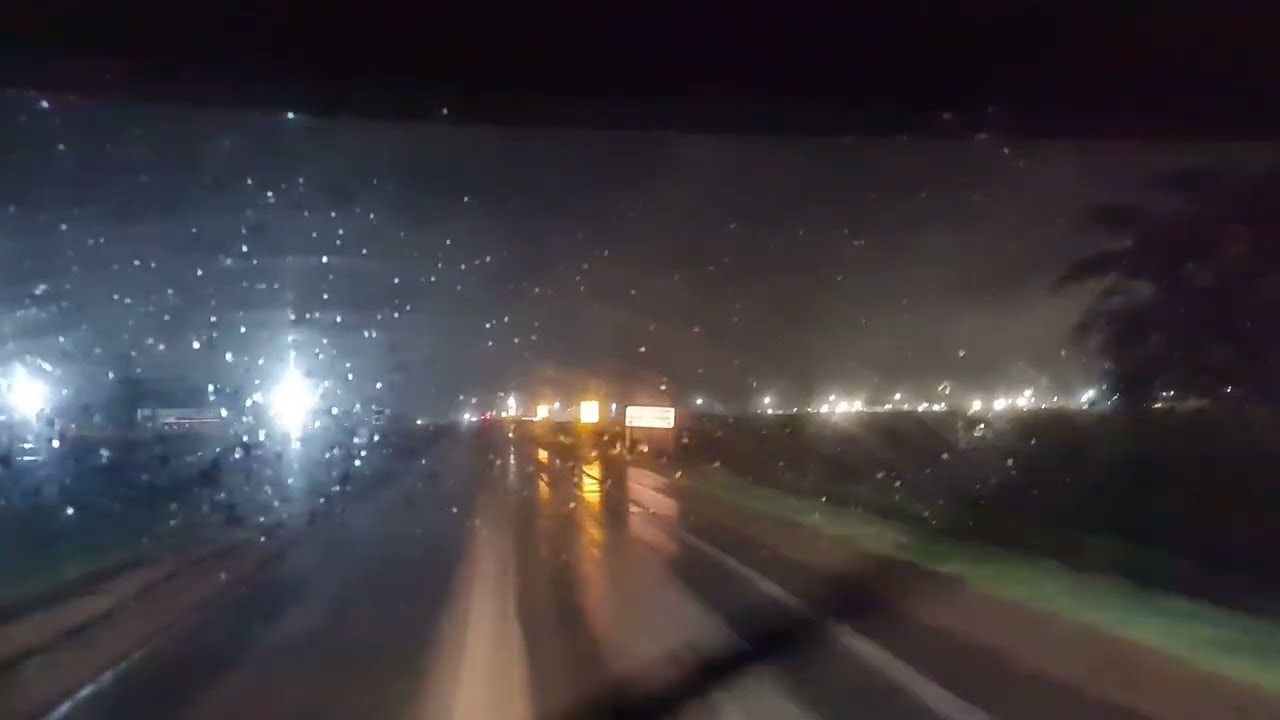 Pra conseguir vencer mais um dia tem que correr .