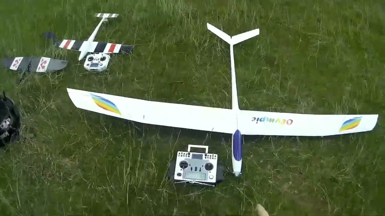 Slope Soaring: TopmodelCZ Olympic RC Glider In Strong Gusty Conditions - 16th September 2022